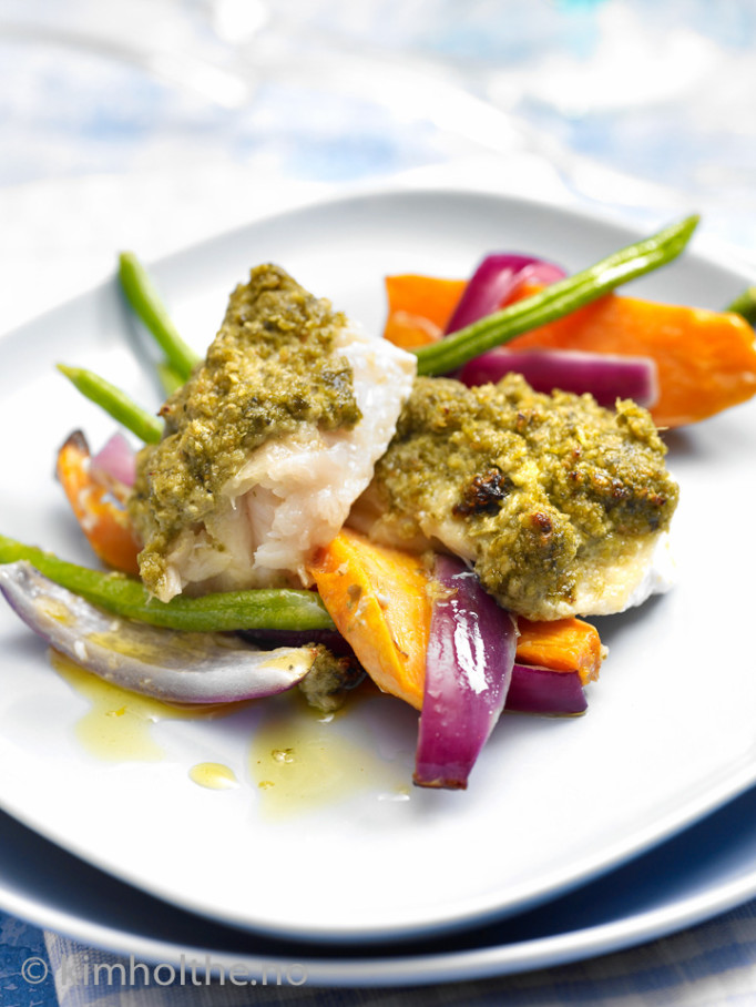 Kyllingfilet Med Brokkolisalat, Stekte Poteter Og Pesto – KristinsBeste